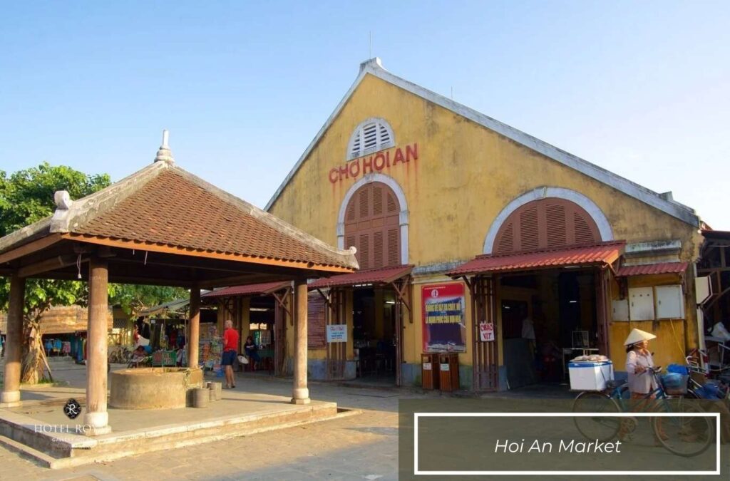 Shopping at Hoi An Market
