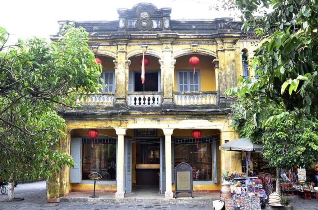 Bạn có thể ghé Bảo tàng văn hóa Sa Huỳnh để chiêm ngưỡng công trình kiến trúc này