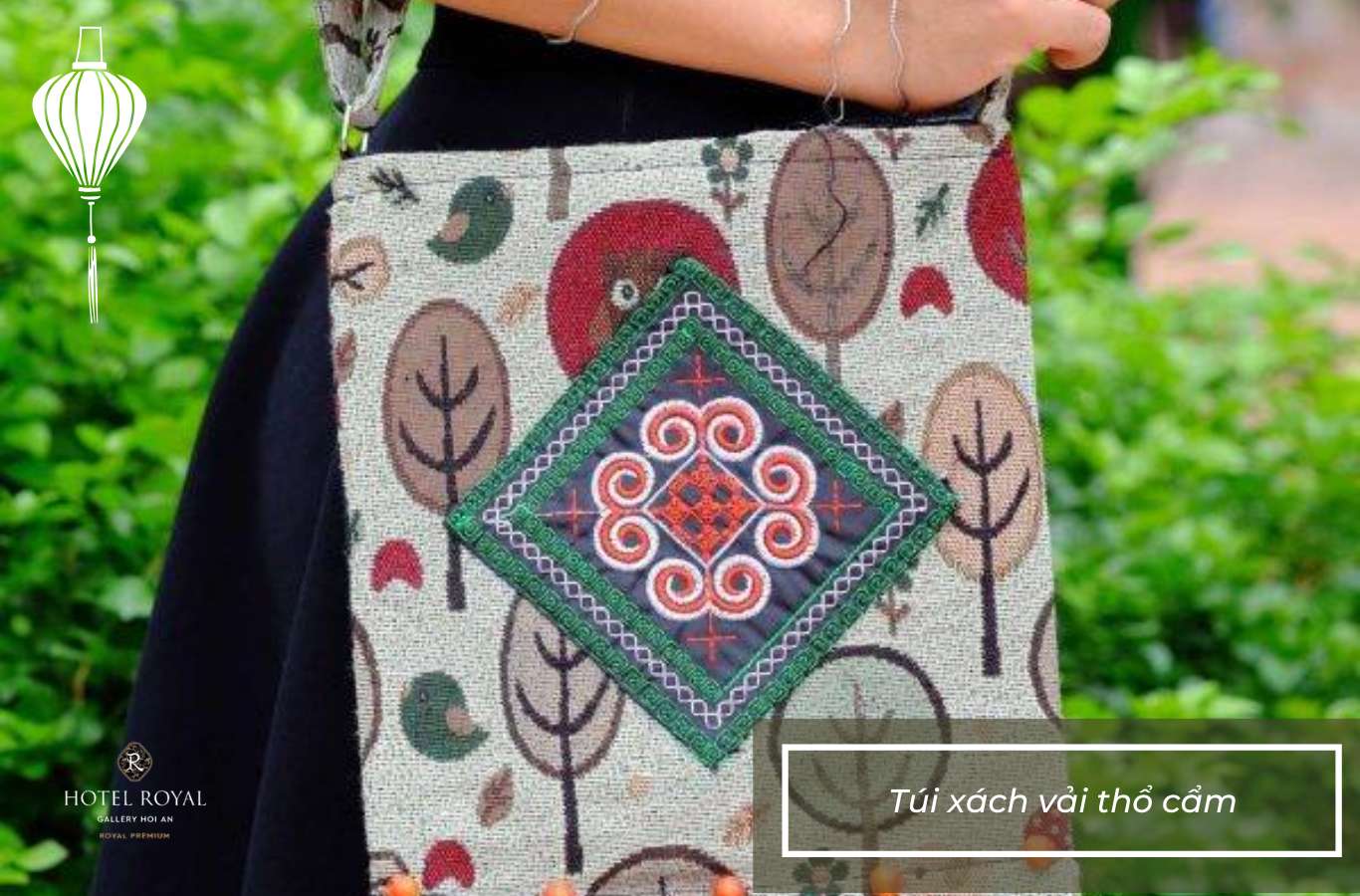 Mang về chút sắc màu phố cổ với túi xách vải thổ cẩm Hội An