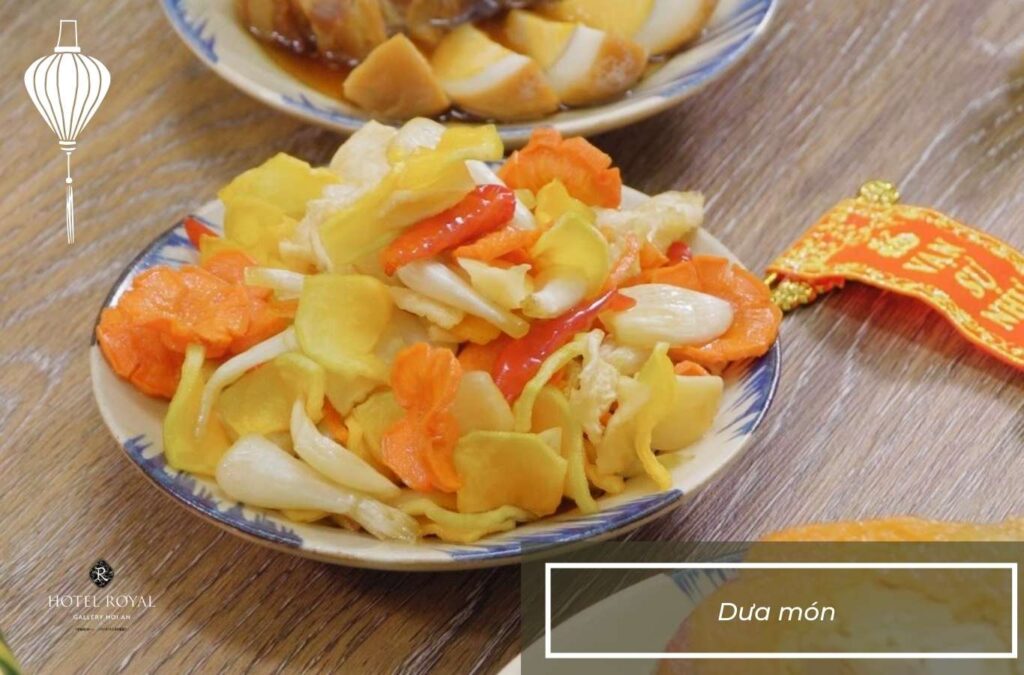 Dua mon is a familiar dish in the Central Vietnamese Tet meal